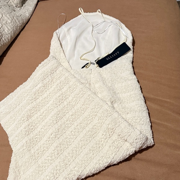 ELLIATT
Ravish Textured Stripe
Open Back Dress In Ivory - Picture 9 of 10